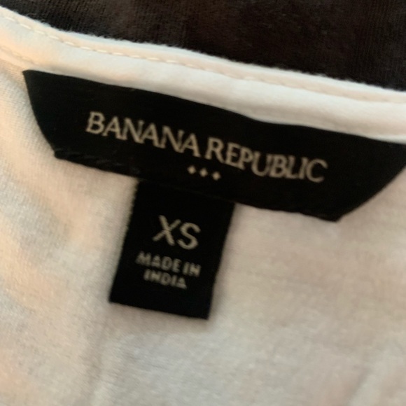 6 neutral women’s tops - J Crew, Banana Republic, Skora - Picture 10 of 14